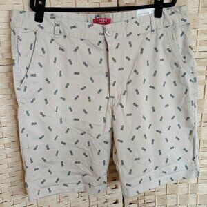 NWT Guess Men's Above the Knee Chino Pineapple Khaki Print 8" Inseam Shorts 38 M